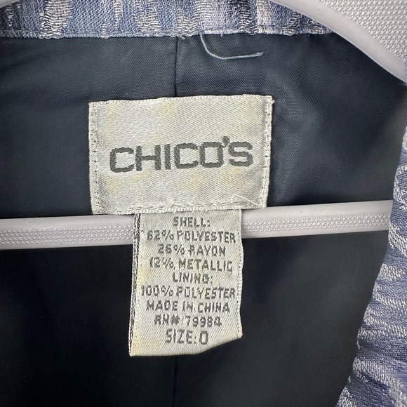 Chico’s gorgeous zip blazer with gathers at sleeves. Size: Small - Picture 6 of 8